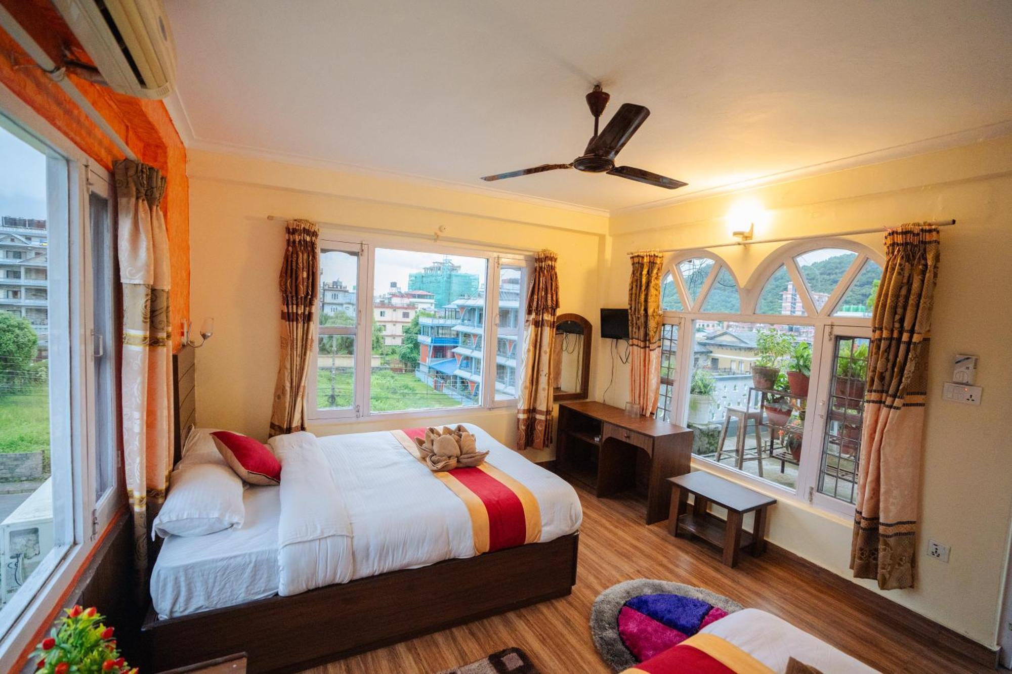 Hotel Himalayan Inn Pokhara Kültér fotó