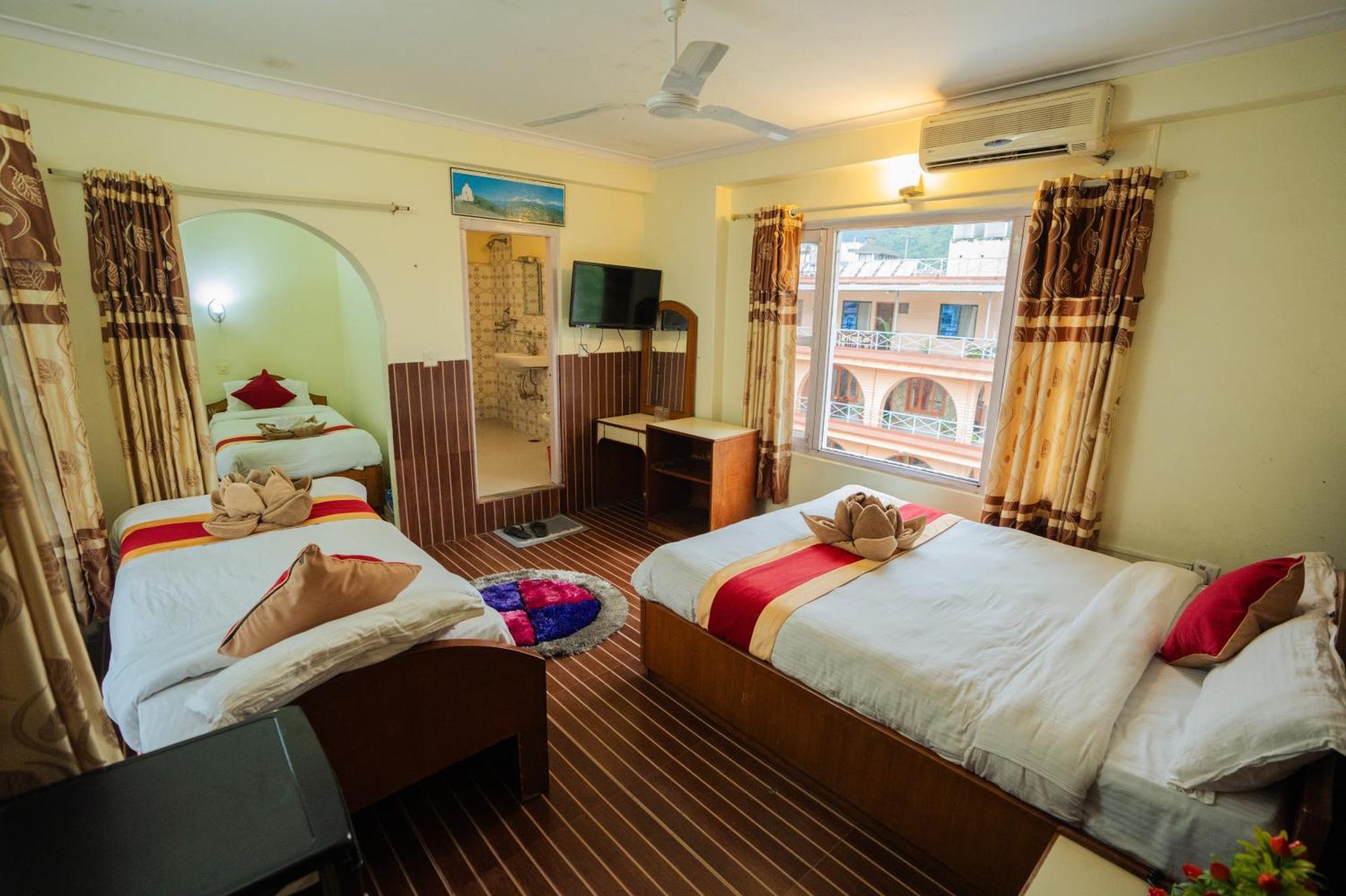 Hotel Himalayan Inn Pokhara Kültér fotó